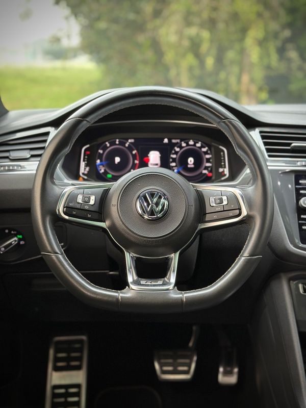 Volkswagen TIGUAN ALLSPACE R-LINE 350 2.0 TSI 2020 NEUMANN VEÍCULOS ARROIO DO MEIO / Carros no Vale Volkswagen TIGUAN ALLSPACE R-LINE 350 2.0 TSI 2020 NEUMANN VEÍCULOS ARROIO DO MEIO / Carros no Vale