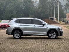 Volkswagen TIGUAN ALLSPACE R-LINE 350 2.0 TSI 2020 NEUMANN VEÍCULOS ARROIO DO MEIO / Carros no Vale