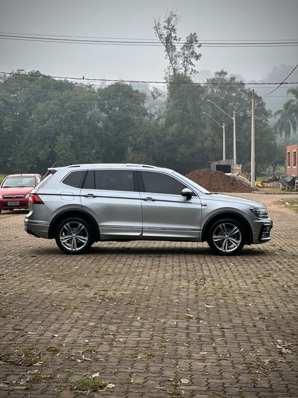 Volkswagen TIGUAN ALLSPACE R-LINE 350 2.0 TSI 2020 NEUMANN VEÍCULOS ARROIO DO MEIO / Carros no Vale Volkswagen TIGUAN ALLSPACE R-LINE 350 2.0 TSI 2020 NEUMANN VEÍCULOS ARROIO DO MEIO / Carros no Vale