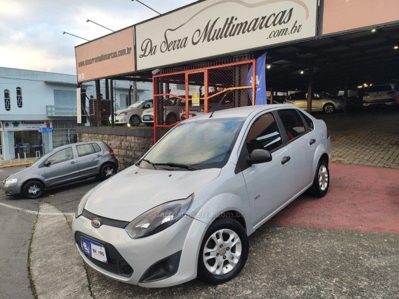 FORD FIESTA 1.0 MPI 8V 2012/2013 HUBNER MULTIMARCAS FARROUPILHA / Carros no Vale