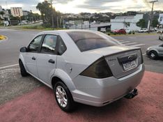 FORD FIESTA 1.0 MPI 8V 2012/2013 HUBNER MULTIMARCAS FARROUPILHA / Carros no Vale
