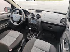 FORD FIESTA 1.0 MPI 8V 2012/2013 HUBNER MULTIMARCAS FARROUPILHA / Carros no Vale