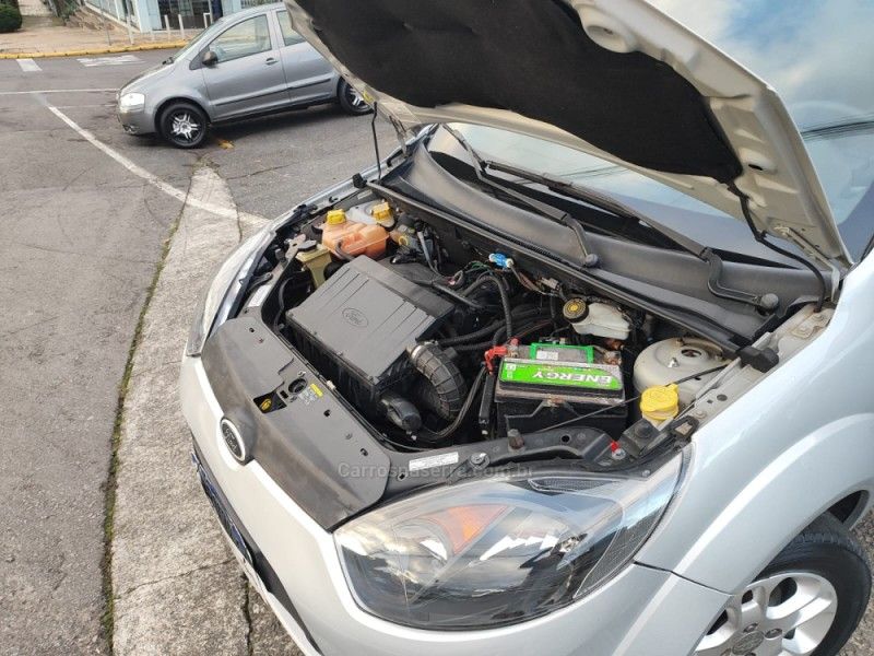 FORD FIESTA 1.0 MPI 8V 2012/2013 HUBNER MULTIMARCAS FARROUPILHA / Carros no Vale