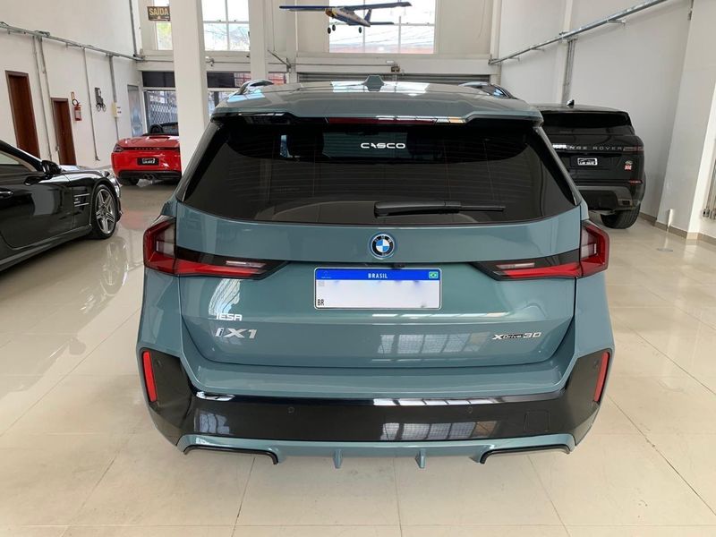 BMW IX1 ELÉTRICO XDRIVE30 M SPORT 2023/2024 FÁBIO BERNARDES PORTO ALEGRE / Carros no Vale BMW IX1 ELÉTRICO XDRIVE30 M SPORT 2023/2024 FÁBIO BERNARDES PORTO ALEGRE / Carros no Vale
