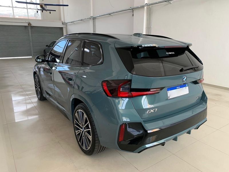 BMW IX1 ELÉTRICO XDRIVE30 M SPORT 2023/2024 FÁBIO BERNARDES PORTO ALEGRE / Carros no Vale BMW IX1 ELÉTRICO XDRIVE30 M SPORT 2023/2024 FÁBIO BERNARDES PORTO ALEGRE / Carros no Vale