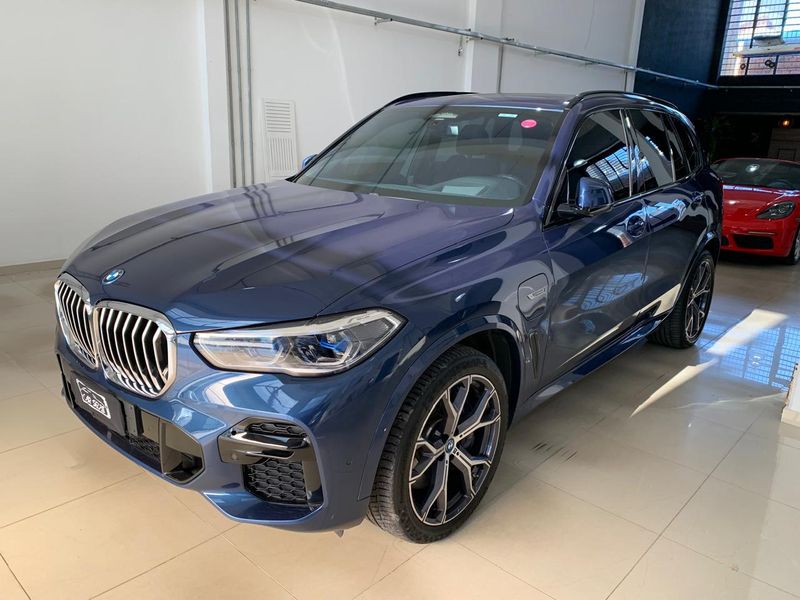 BMW X5 3.0 I6 TURBO HÍBRIDO XDRIVE45E M SPORT AUTOMÁTICO 2022/2023 FÁBIO BERNARDES PORTO ALEGRE / Carros no Vale