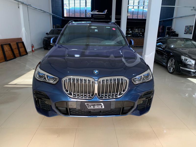 BMW X5 3.0 I6 TURBO HÍBRIDO XDRIVE45E M SPORT AUTOMÁTICO 2022/2023 FÁBIO BERNARDES PORTO ALEGRE / Carros no Vale