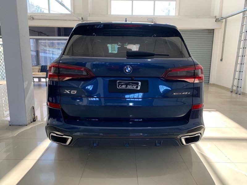 BMW X5 3.0 I6 TURBO HÍBRIDO XDRIVE45E M SPORT AUTOMÁTICO 2022/2023 FÁBIO BERNARDES PORTO ALEGRE / Carros no Vale