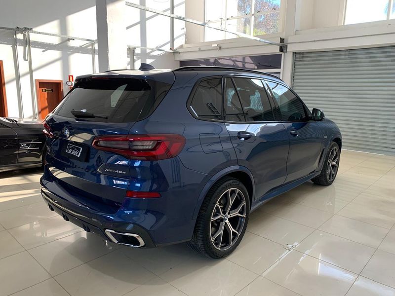 BMW X5 3.0 I6 TURBO HÍBRIDO XDRIVE45E M SPORT AUTOMÁTICO 2022/2023 FÁBIO BERNARDES PORTO ALEGRE / Carros no Vale