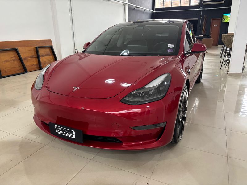 TESLA MODEL 3 ELÉTRICO AWD STANDARD RANGE PLUS 2022/2023 FÁBIO BERNARDES PORTO ALEGRE / Carros no Vale