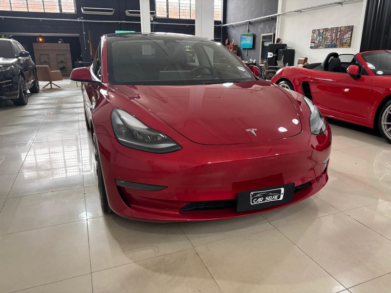 TESLA MODEL 3 ELÉTRICO AWD STANDARD RANGE PLUS 2022/2023 FÁBIO BERNARDES PORTO ALEGRE / Carros no Vale