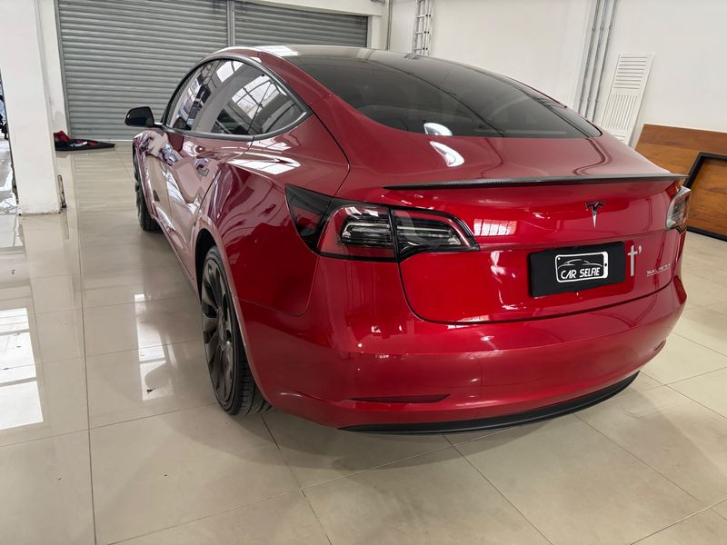 TESLA MODEL 3 ELÉTRICO AWD STANDARD RANGE PLUS 2022/2023 FÁBIO BERNARDES PORTO ALEGRE / Carros no Vale