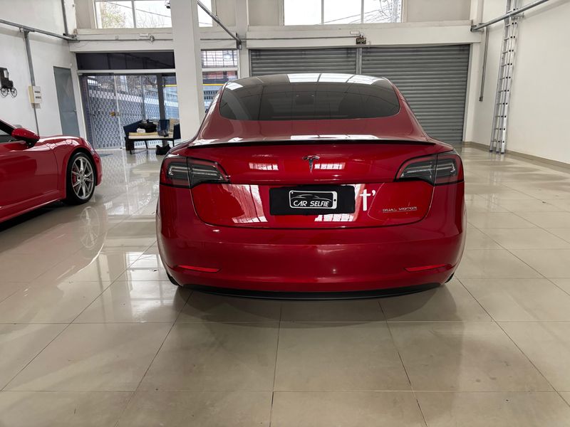 TESLA MODEL 3 ELÉTRICO AWD STANDARD RANGE PLUS 2022/2023 FÁBIO BERNARDES PORTO ALEGRE / Carros no Vale