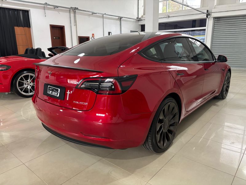 TESLA MODEL 3 ELÉTRICO AWD STANDARD RANGE PLUS 2022/2023 FÁBIO BERNARDES PORTO ALEGRE / Carros no Vale