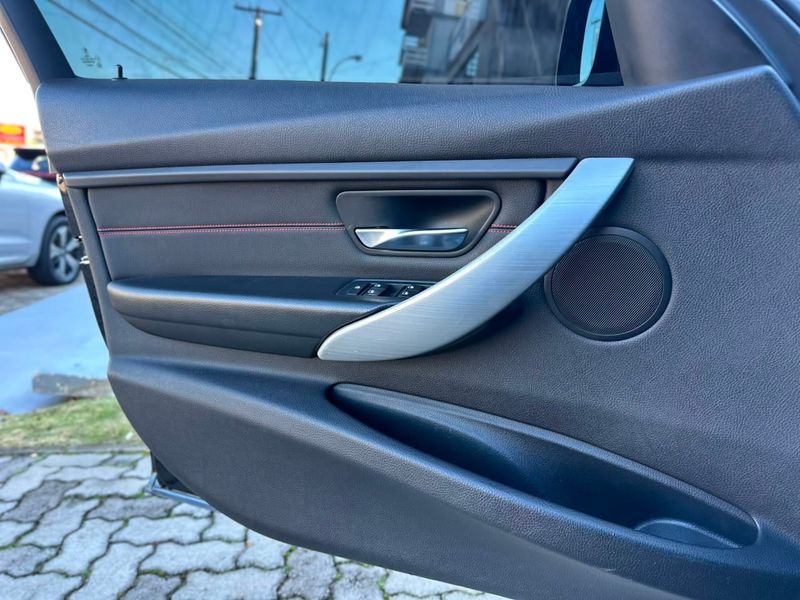 BMW 320i 2.0 Turbo/ActiveFlex 16V/GP 4p 2012/2013 CONCEPT MOTORS PASSO FUNDO / Carros no Vale BMW 320i 2.0 Turbo/ActiveFlex 16V/GP 4p 2012/2013 CONCEPT MOTORS PASSO FUNDO / Carros no Vale