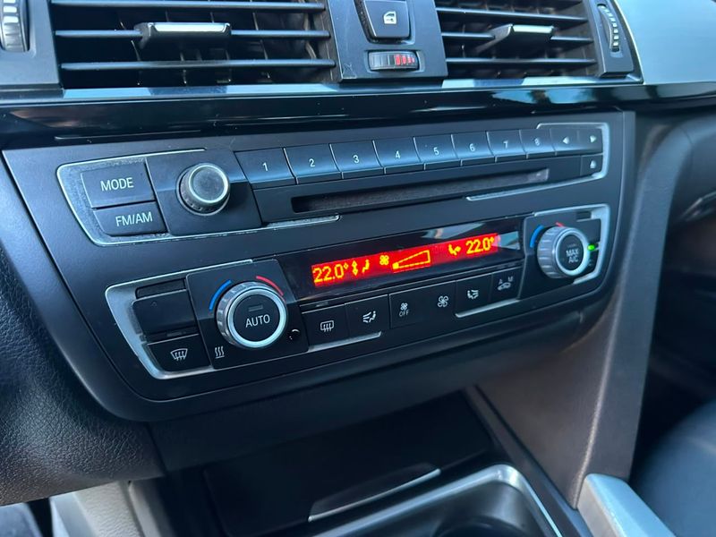 BMW 320i 2.0 Turbo/ActiveFlex 16V/GP 4p 2012/2013 CONCEPT MOTORS PASSO FUNDO / Carros no Vale BMW 320i 2.0 Turbo/ActiveFlex 16V/GP 4p 2012/2013 CONCEPT MOTORS PASSO FUNDO / Carros no Vale