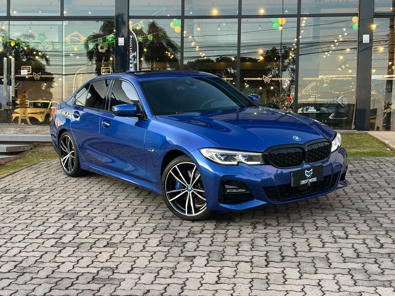 BMW 330e M Sport 2.0 Turbo Aut (HÃbrido) 2021/2022 CONCEPT MOTORS PASSO FUNDO / Carros no Vale BMW 330e M Sport 2.0 Turbo Aut (HÃbrido) 2021/2022 CONCEPT MOTORS PASSO FUNDO / Carros no Vale