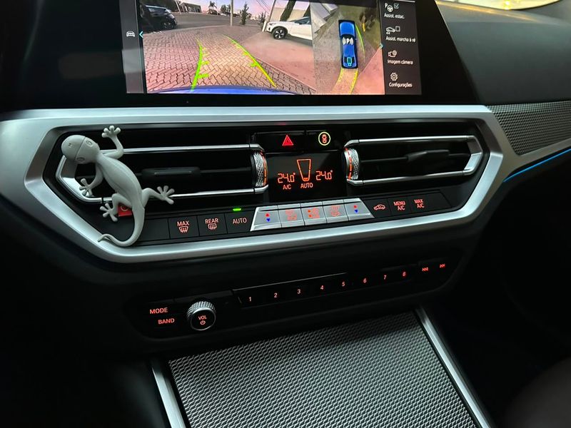 BMW 330e M Sport 2.0 Turbo Aut (HÃbrido) 2021/2022 CONCEPT MOTORS PASSO FUNDO / Carros no Vale BMW 330e M Sport 2.0 Turbo Aut (HÃbrido) 2021/2022 CONCEPT MOTORS PASSO FUNDO / Carros no Vale