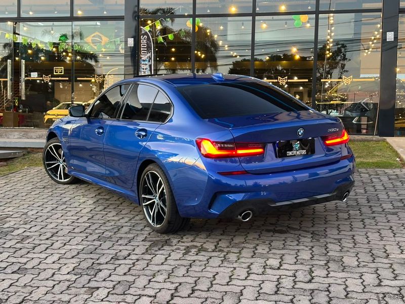 BMW 330e M Sport 2.0 Turbo Aut (HÃbrido) 2021/2022 CONCEPT MOTORS PASSO FUNDO / Carros no Vale BMW 330e M Sport 2.0 Turbo Aut (HÃbrido) 2021/2022 CONCEPT MOTORS PASSO FUNDO / Carros no Vale