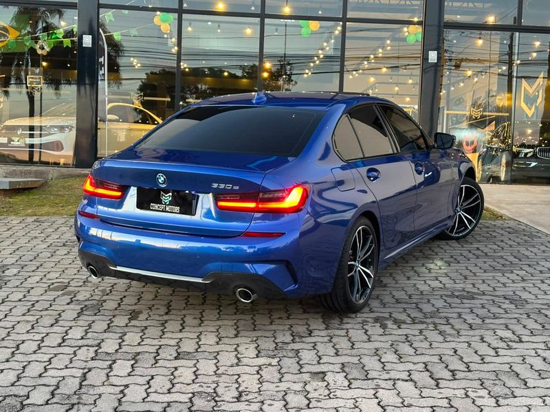 BMW 330e M Sport 2.0 Turbo Aut (HÃbrido) 2021/2022 CONCEPT MOTORS PASSO FUNDO / Carros no Vale BMW 330e M Sport 2.0 Turbo Aut (HÃbrido) 2021/2022 CONCEPT MOTORS PASSO FUNDO / Carros no Vale