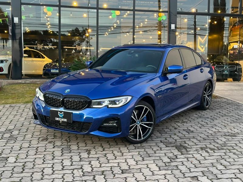 BMW 330e M Sport 2.0 Turbo Aut (HÃbrido) 2021/2022 CONCEPT MOTORS PASSO FUNDO / Carros no Vale BMW 330e M Sport 2.0 Turbo Aut (HÃbrido) 2021/2022 CONCEPT MOTORS PASSO FUNDO / Carros no Vale