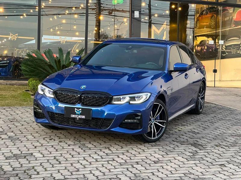 BMW 330e M Sport 2.0 Turbo Aut (HÃbrido) 2021/2022 CONCEPT MOTORS PASSO FUNDO / Carros no Vale BMW 330e M Sport 2.0 Turbo Aut (HÃbrido) 2021/2022 CONCEPT MOTORS PASSO FUNDO / Carros no Vale
