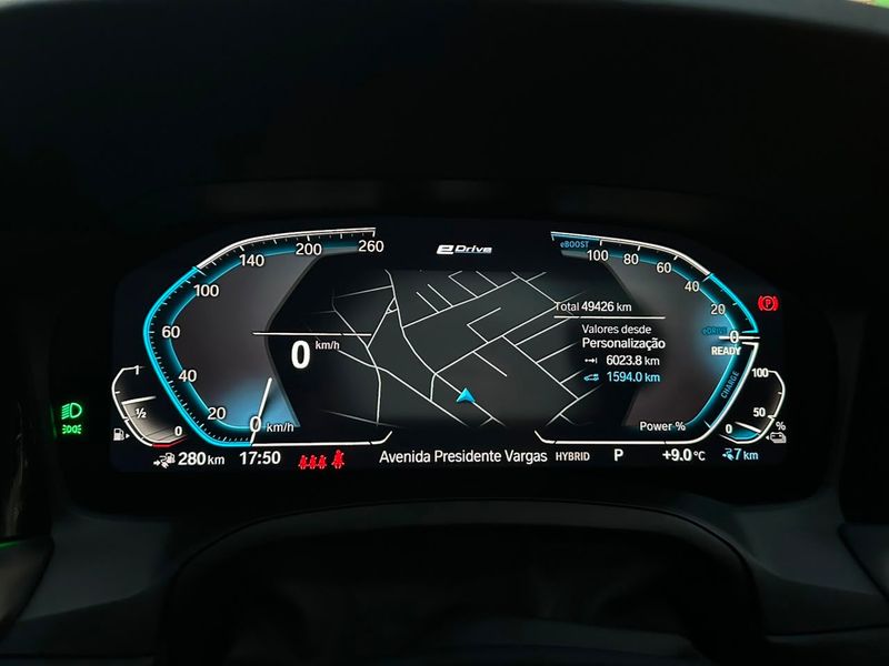 BMW 330e M Sport 2.0 Turbo Aut (HÃbrido) 2021/2022 CONCEPT MOTORS PASSO FUNDO / Carros no Vale BMW 330e M Sport 2.0 Turbo Aut (HÃbrido) 2021/2022 CONCEPT MOTORS PASSO FUNDO / Carros no Vale