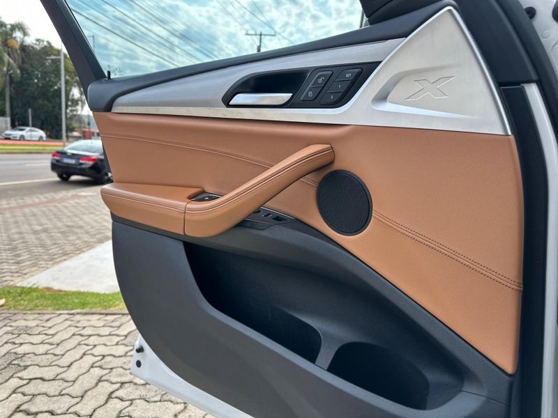 BMW X3 XDRIVE 20i 2.0/X-Line Bi-TB Flex Aut. 2019/2019 CONCEPT MOTORS PASSO FUNDO / Carros no Vale