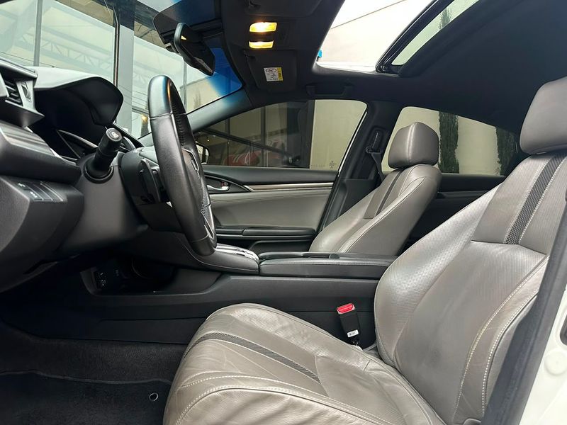 Honda Civic Sedan TOURING 1.5 Turbo 16V Aut.4p 2019/2020 CONCEPT MOTORS PASSO FUNDO / Carros no Vale Honda Civic Sedan TOURING 1.5 Turbo 16V Aut.4p 2019/2020 CONCEPT MOTORS PASSO FUNDO / Carros no Vale