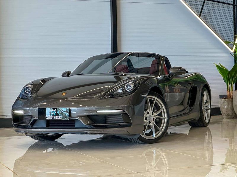 Porsche 718 Boxster 2.0 300cv 2023/2023 CONCEPT MOTORS PASSO FUNDO / Carros no Vale Porsche 718 Boxster 2.0 300cv 2023/2023 CONCEPT MOTORS PASSO FUNDO / Carros no Vale