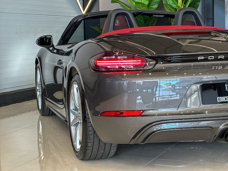 Porsche 718 Boxster 2.0 300cv 2023/2023 CONCEPT MOTORS PASSO FUNDO / Carros no Vale Porsche 718 Boxster 2.0 300cv 2023/2023 CONCEPT MOTORS PASSO FUNDO / Carros no Vale