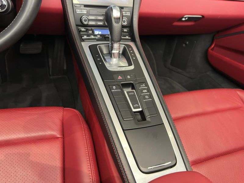 Porsche 718 Boxster 2.0 300cv 2023/2023 CONCEPT MOTORS PASSO FUNDO / Carros no Vale Porsche 718 Boxster 2.0 300cv 2023/2023 CONCEPT MOTORS PASSO FUNDO / Carros no Vale