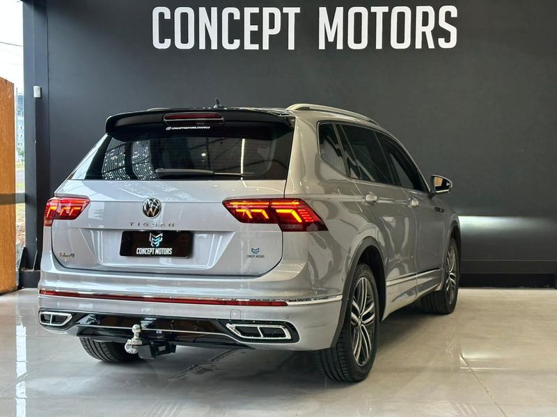 Volkswagen Tiguan Allspac R-Line 300 TSI 2.0 2023/2024 CONCEPT MOTORS PASSO FUNDO / Carros no Vale