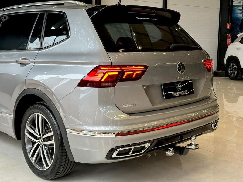 Volkswagen Tiguan Allspac R-Line 300 TSI 2.0 2023/2024 CONCEPT MOTORS PASSO FUNDO / Carros no Vale