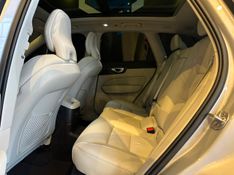 Volvo XC60 T-8 Plus 2.0 AWD (HÃ­brido) 2023/2023 CONCEPT MOTORS PASSO FUNDO / Carros no Vale