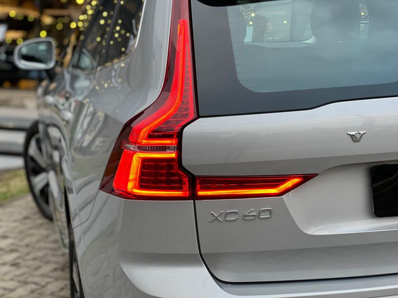 Volvo XC60 T-8 Plus 2.0 AWD (HÃ­brido) 2023/2023 CONCEPT MOTORS PASSO FUNDO / Carros no Vale