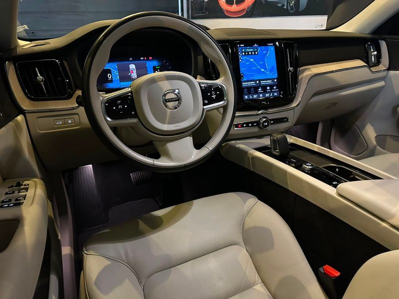 Volvo XC60 T-8 Plus 2.0 AWD (HÃ­brido) 2023/2023 CONCEPT MOTORS PASSO FUNDO / Carros no Vale