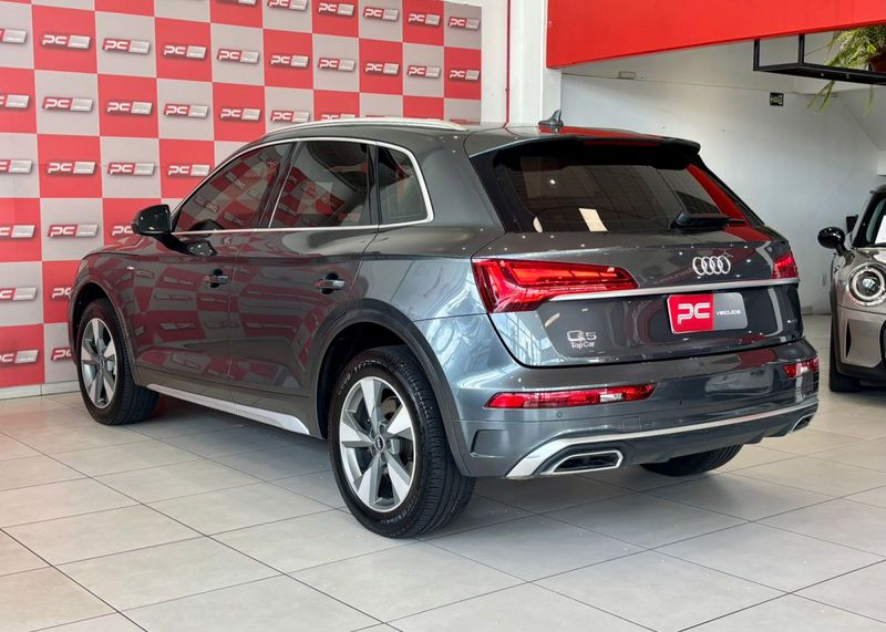 Audi Q5 S-Line 2.0 TFSI Quattro S-tronic 252cv 2021/2021 PC VEÍCULOS SANTA CRUZ DO SUL / Carros no Vale Audi Q5 S-Line 2.0 TFSI Quattro S-tronic 252cv 2021/2021 PC VEÍCULOS SANTA CRUZ DO SUL / Carros no Vale