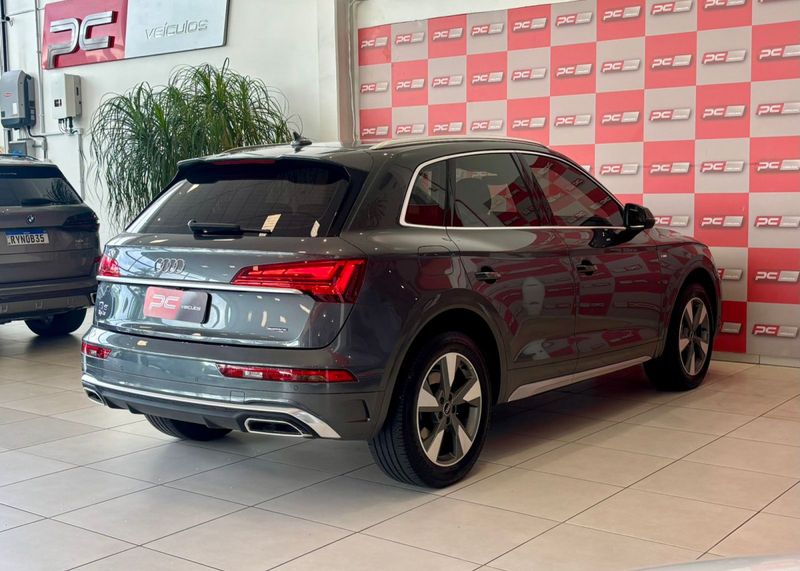 Audi Q5 S-Line 2.0 TFSI Quattro S-tronic 252cv 2021/2021 PC VEÍCULOS SANTA CRUZ DO SUL / Carros no Vale Audi Q5 S-Line 2.0 TFSI Quattro S-tronic 252cv 2021/2021 PC VEÍCULOS SANTA CRUZ DO SUL / Carros no Vale