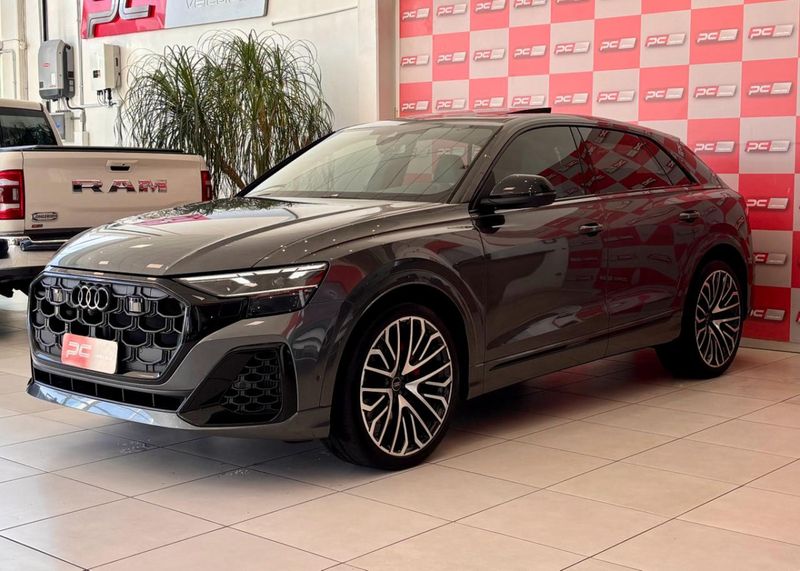 Audi Q8 Perf.Black 3.0 TFSI Quat S-tr/(Híb.) 2024/2025 PC VEÍCULOS SANTA CRUZ DO SUL / Carros no Vale Audi Q8 Perf.Black 3.0 TFSI Quat S-tr/(Híb.) 2024/2025 PC VEÍCULOS SANTA CRUZ DO SUL / Carros no Vale