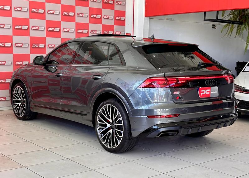 Audi Q8 Perf.Black 3.0 TFSI Quat S-tr/(Híb.) 2024/2025 PC VEÍCULOS SANTA CRUZ DO SUL / Carros no Vale Audi Q8 Perf.Black 3.0 TFSI Quat S-tr/(Híb.) 2024/2025 PC VEÍCULOS SANTA CRUZ DO SUL / Carros no Vale