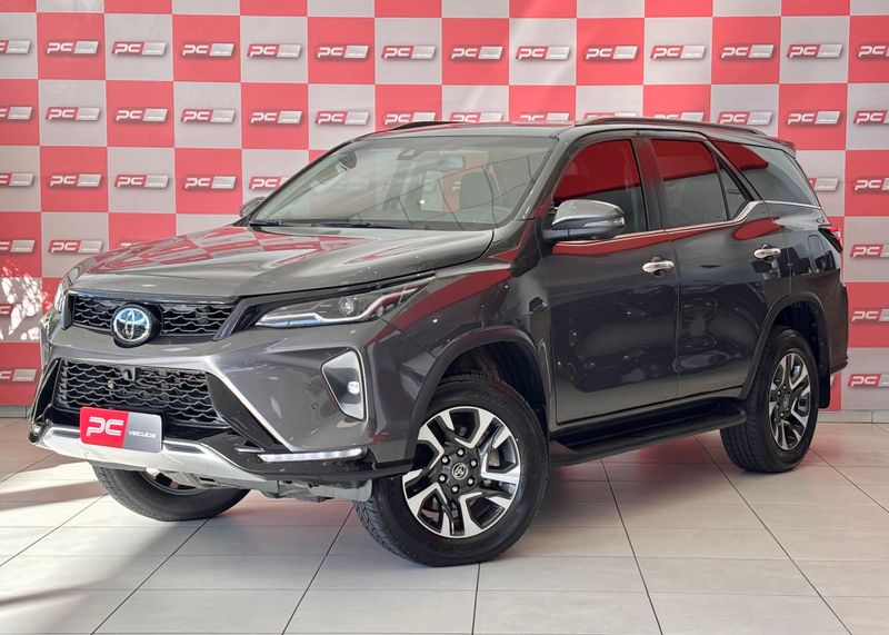 Toyota Hilux SW4 SRX Plat 4×4 2.8 TB Die 2024/2024 PC VEÍCULOS SANTA CRUZ DO SUL / Carros no Vale Toyota Hilux SW4 SRX Plat 4×4 2.8 TB Die 2024/2024 PC VEÍCULOS SANTA CRUZ DO SUL / Carros no Vale