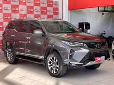 Toyota Hilux SW4 SRX Plat 4×4 2.8 TB Die 2024/2024 PC VEÍCULOS SANTA CRUZ DO SUL / Carros no Vale