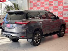 Toyota Hilux SW4 SRX Plat 4×4 2.8 TB Die 2024/2024 PC VEÍCULOS SANTA CRUZ DO SUL / Carros no Vale