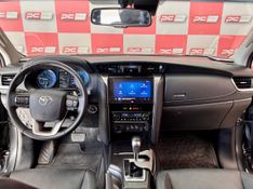 Toyota Hilux SW4 SRX Plat 4×4 2.8 TB Die 2024/2024 PC VEÍCULOS SANTA CRUZ DO SUL / Carros no Vale