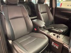 Toyota Hilux SW4 SRX Plat 4×4 2.8 TB Die 2024/2024 PC VEÍCULOS SANTA CRUZ DO SUL / Carros no Vale