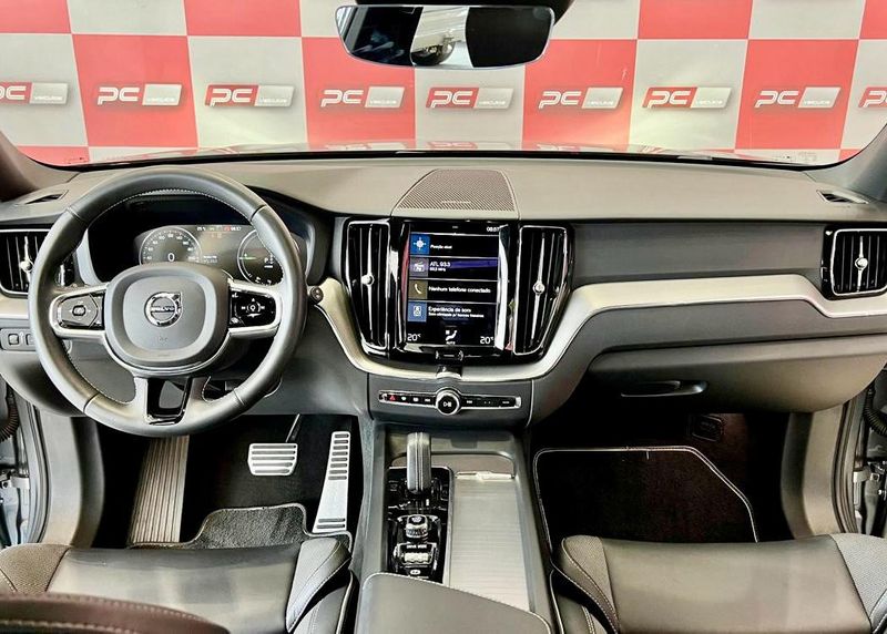 Volvo XC 60 T-8 R-DESIGN 2.0 (Híbrido) 2021/2021 PC VEÍCULOS SANTA CRUZ DO SUL / Carros no Vale Volvo XC 60 T-8 R-DESIGN 2.0 (Híbrido) 2021/2021 PC VEÍCULOS SANTA CRUZ DO SUL / Carros no Vale