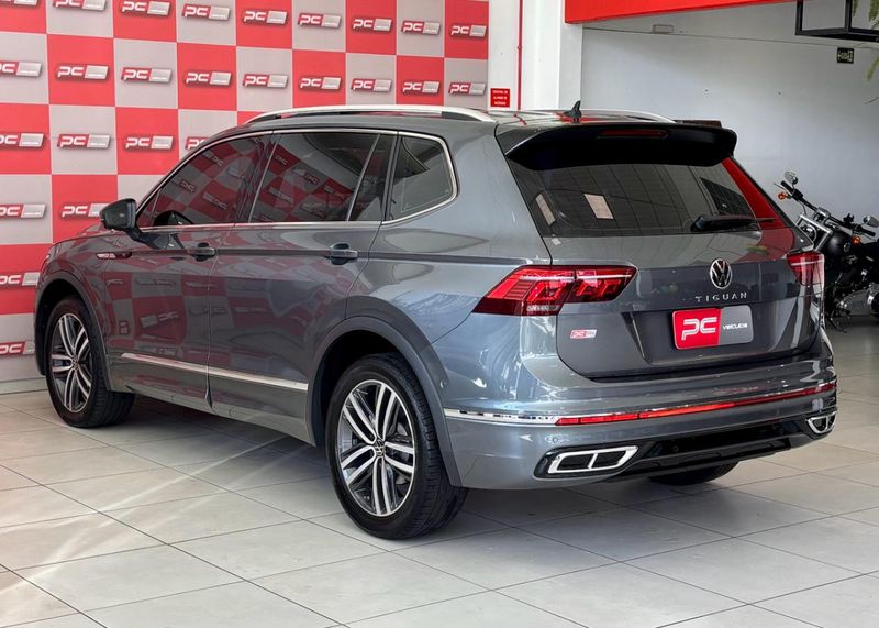 VOLKSWAGEN TIGUAN Allspac R-Line 300 TSI 2.0 2023/2024 PC VEÍCULOS SANTA CRUZ DO SUL / Carros no Vale VOLKSWAGEN TIGUAN Allspac R-Line 300 TSI 2.0 2023/2024 PC VEÍCULOS SANTA CRUZ DO SUL / Carros no Vale