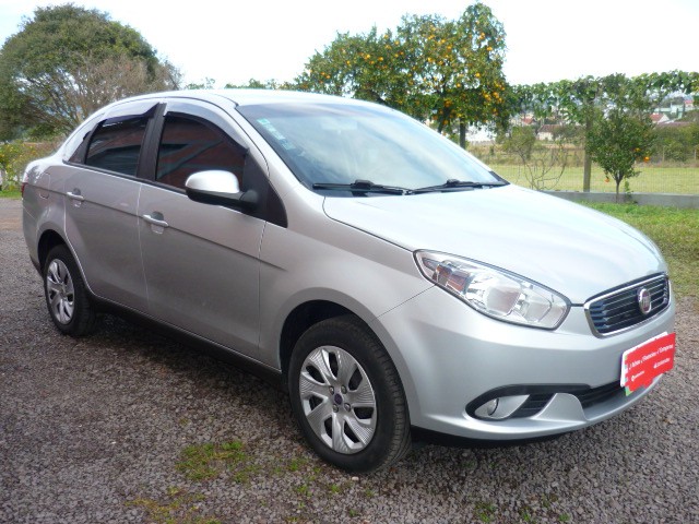 FIAT GRAND SIENA 1.4 MPI ATTRACTIVE 8V FLEX 4P MANUAL 2016/2017 PREMIUM AUTOMÓVEIS ARROIO DO MEIO / Carros no Vale
