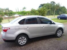 FIAT GRAND SIENA 1.4 MPI ATTRACTIVE 8V FLEX 4P MANUAL 2016/2017 PREMIUM AUTOMÓVEIS ARROIO DO MEIO / Carros no Vale